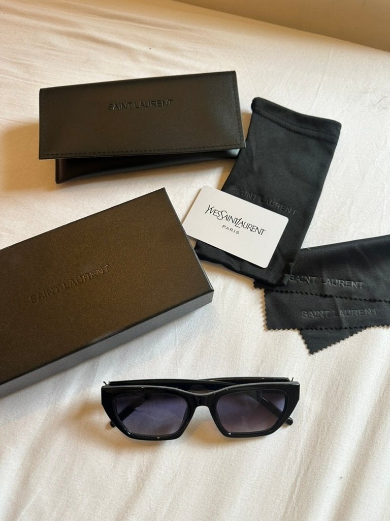 YSL zwarte zonnebril – Saint Laurent designer zonnebril, Sieraden, Tassen en Uiterlijk, Overige merken, Zonnebril, Verzenden, Zwart