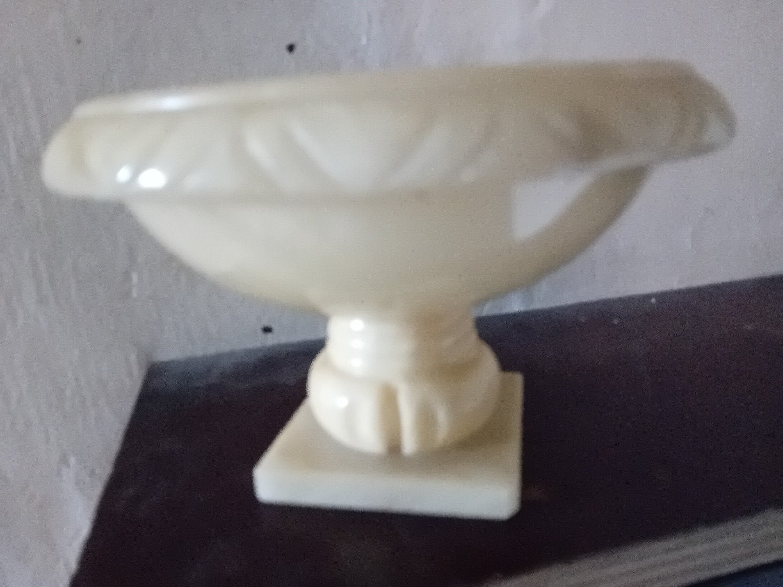 Oude sierkom van albast, handgesneden uit Italië, Ophalen of Verzenden