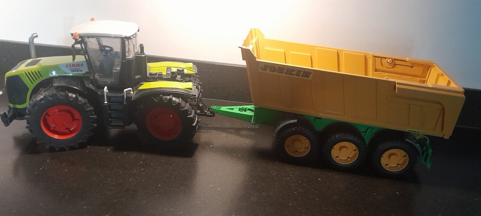 mooie speelgoedtractor met kiepkar, Ophalen of Verzenden, Zo goed als nieuw, Jongen
