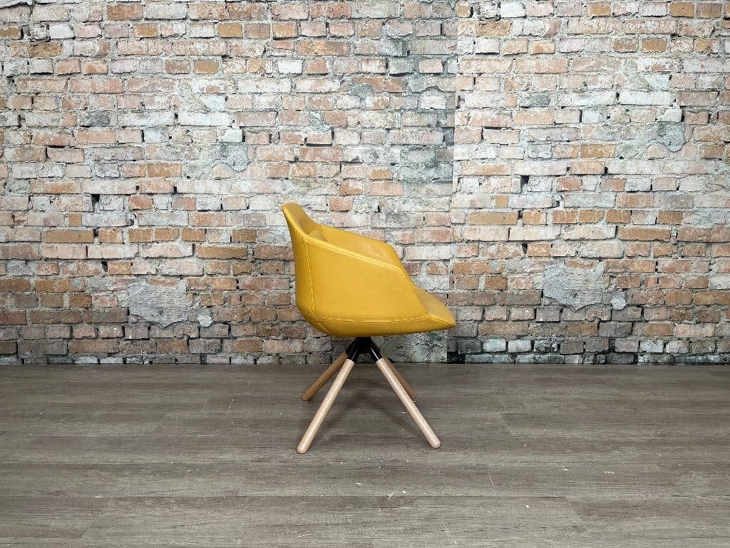 MDD Ultra – Geel leer | Krystian Kowalski, Huis en Inrichting, Ophalen, Overige kleuren, Design, Hout