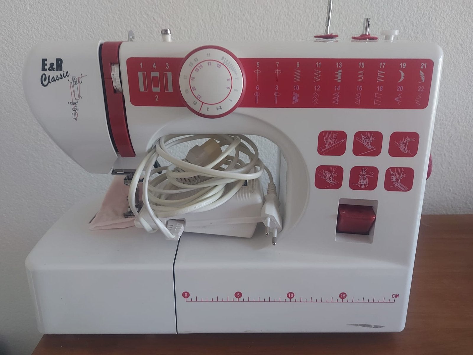 E&R Classic Naaimachine - Zo goed als nieuw, Hobby en Vrije tijd, Naaimachines en Toebehoren, Ophalen of Verzenden, Zo goed als nieuw