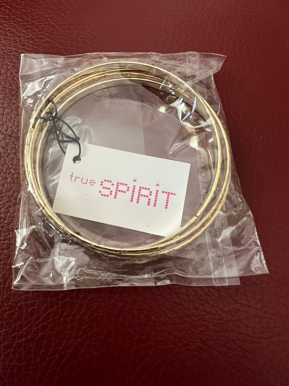 Nooit gedragen , set van 3 goudkleur “ rinkel” armbanden, Ophalen of Verzenden, Nieuw, Goud