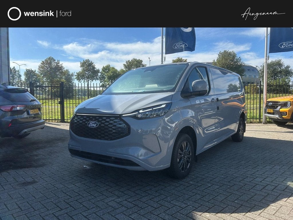 Ford E-Transit Cust. 320 L2H1 Limited 65 kWh | Driver Assist, Auto's, Bestelauto's, Automaat, 470 min, 218 pk, Nieuw