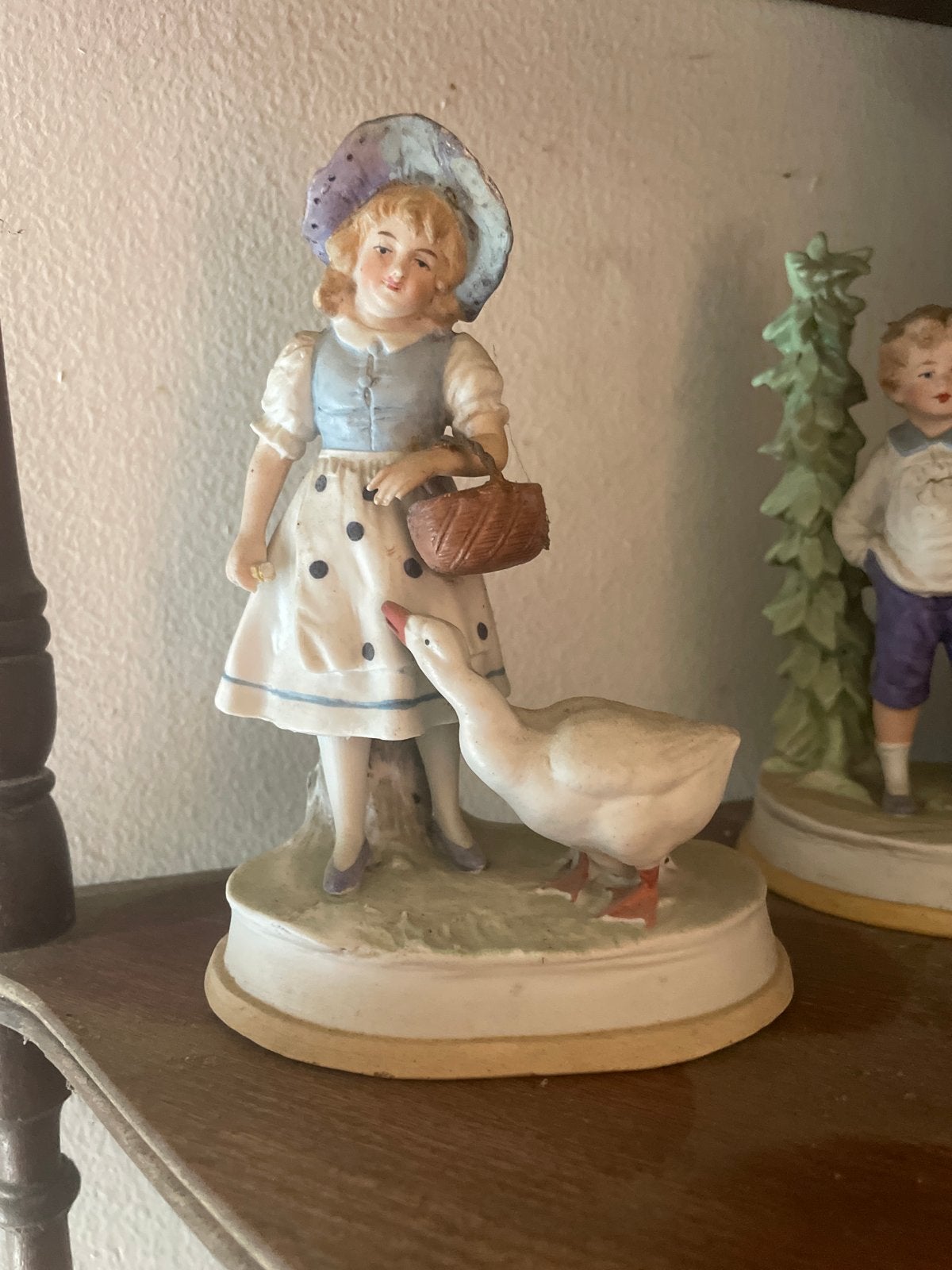 Antieke Porseleinen Beeldjes - Meisje met Gans, Jongen, Meis, Antiek en Kunst, Ophalen of Verzenden