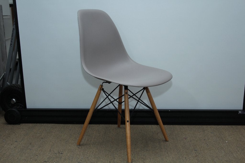 G01 Vitra Eames Plastic Chair, Ophalen, Gebruikt, Modern Design, Eén