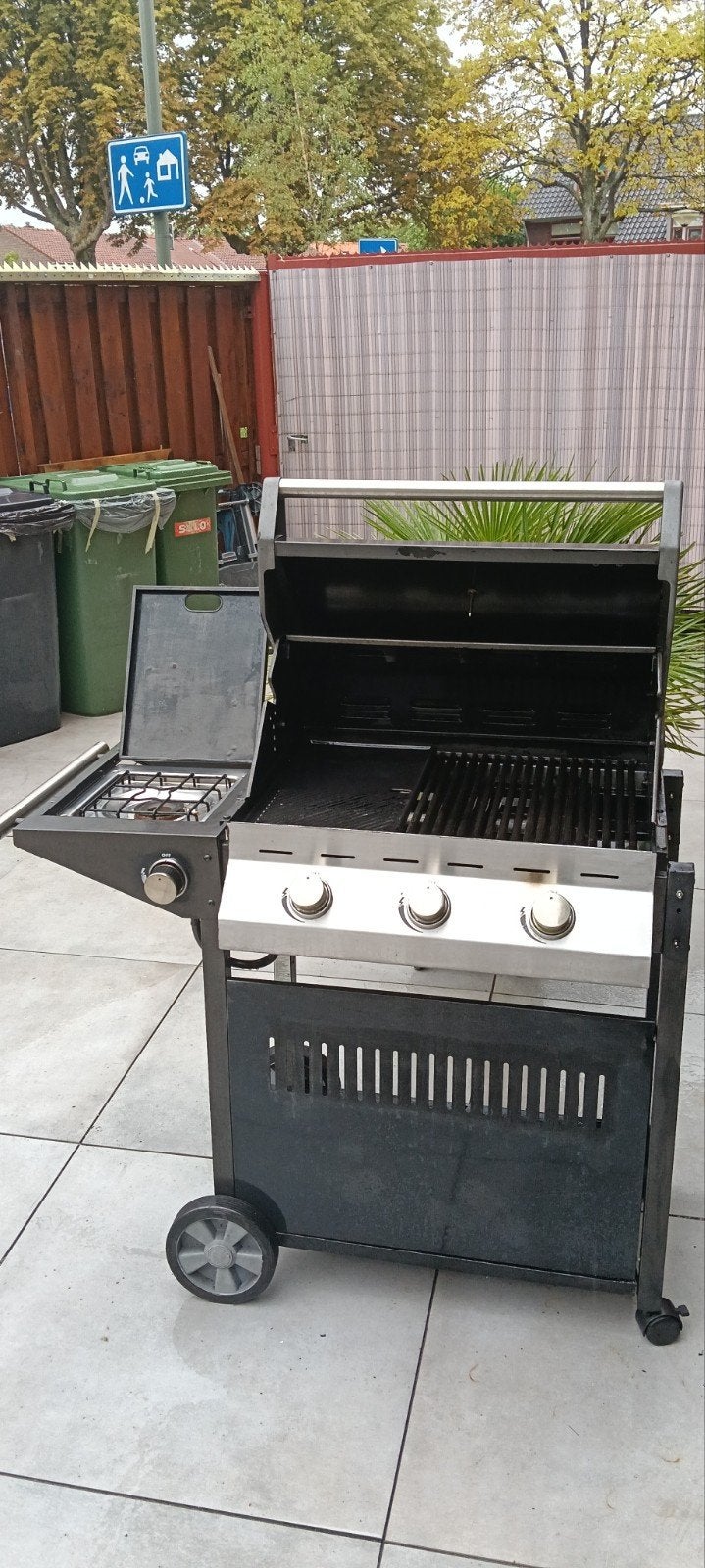 Cadac Patio Living Gas BBQ engte helemaal uit 1.48 x60x1.17., Ophalen, Gebruikt, Cadac
