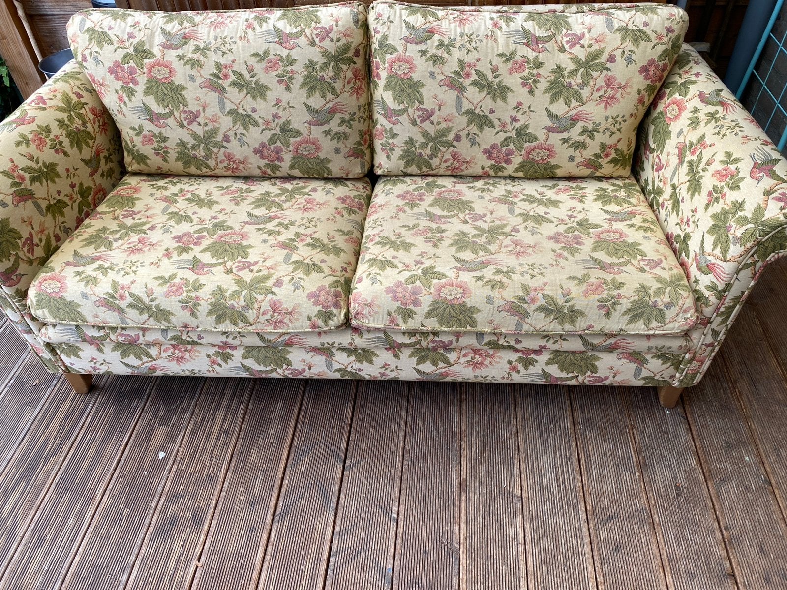Vintage tweepersoonsbank met bloemen- en vogelprint, Ophalen, Gebruikt, 150 tot 200 cm, Tweepersoons