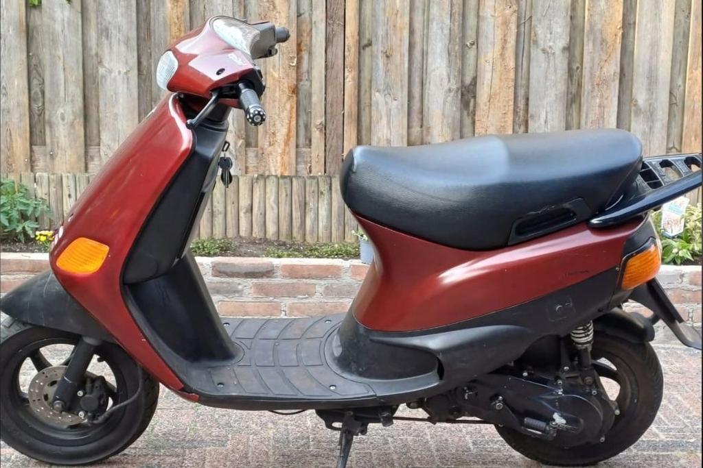 Piaggio Zip type 3, Fietsen en Brommers, Scooters | Piaggio, Gebruikt, Zip, Maximaal 45 km/u, Tweetakt, Ophalen