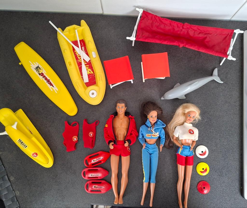 Baywatch poppen ( 3 x) en diverse accessoires (Vintage) 1994, Ophalen of Verzenden, Gebruikt