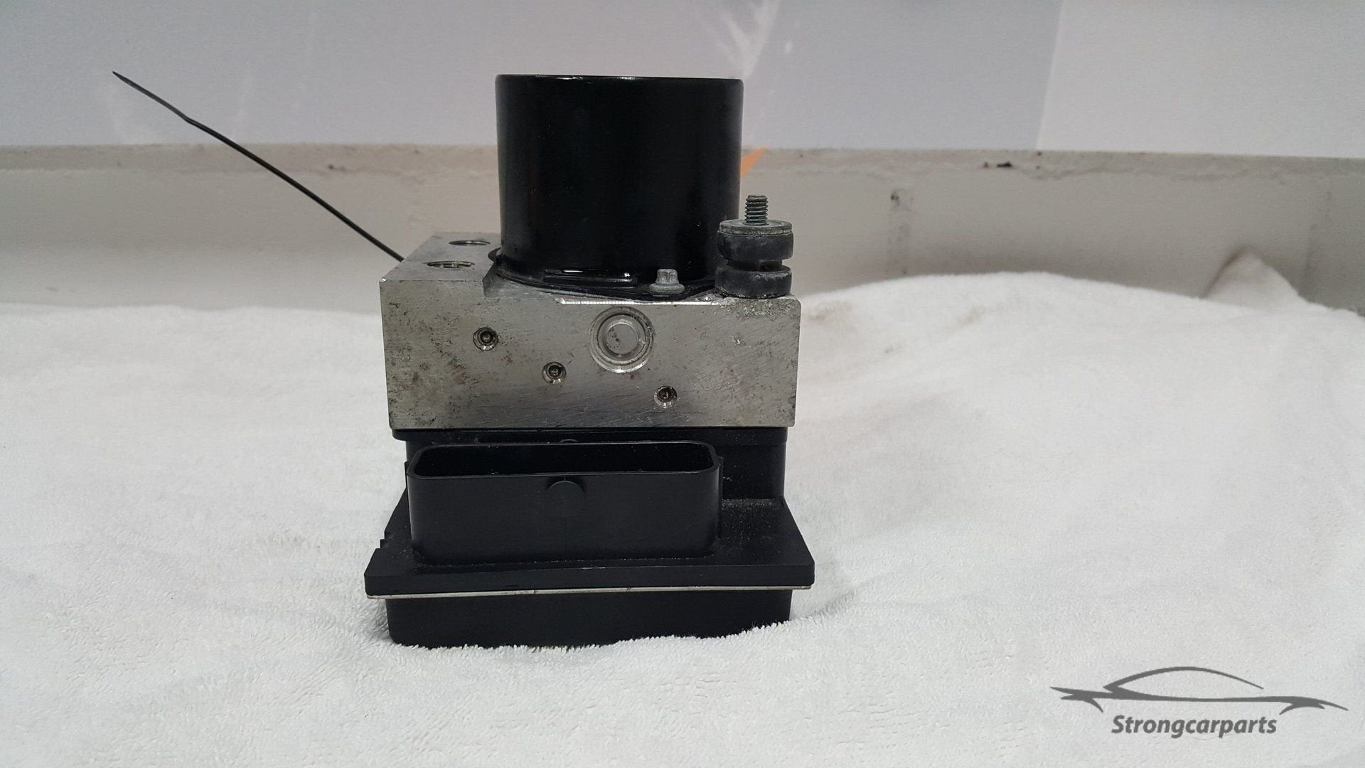 ABS Pomp VW Polo onderdeelnummer 6R0614517AF, Gebruikt, -, Volkswagen, -
