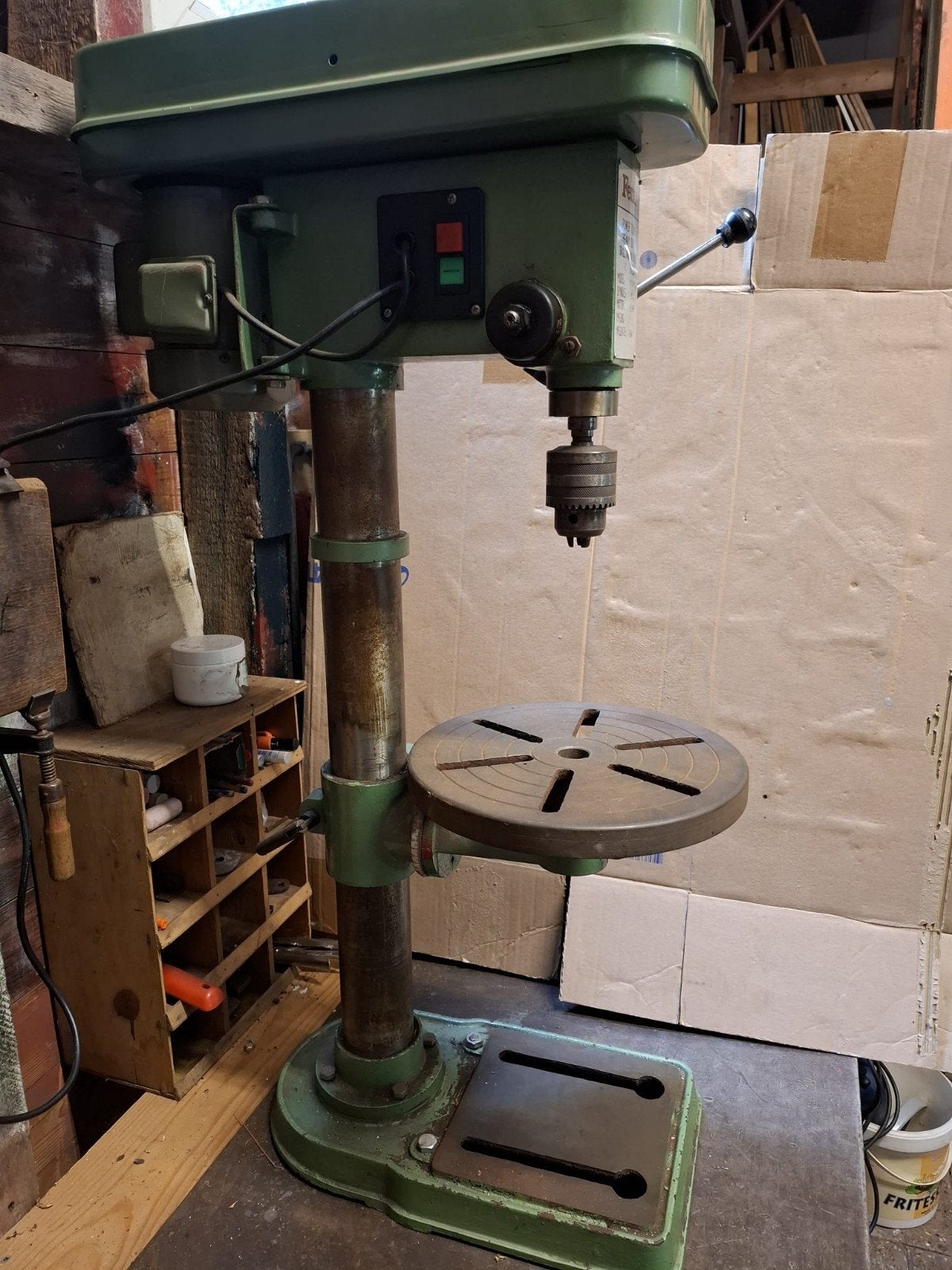 Ferm kolomboormachine 16mm, 220V, 12 snelheden., Doe-het-zelf en Verbouw, Gereedschap | Boormachines, Ophalen, Gebruikt, Minder dan 400 watt