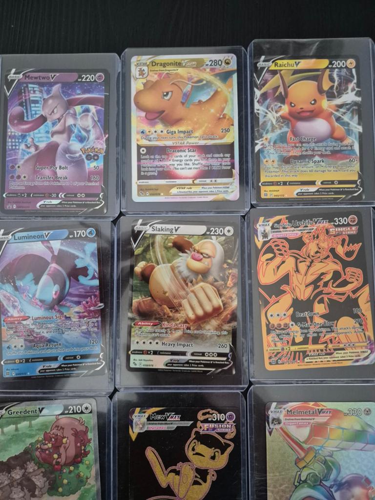 Pokémon V en VMAX kaarten - Mewtwo, Dragonite, Raichu, Ophalen of Verzenden, Zo goed als nieuw, Meerdere kaarten