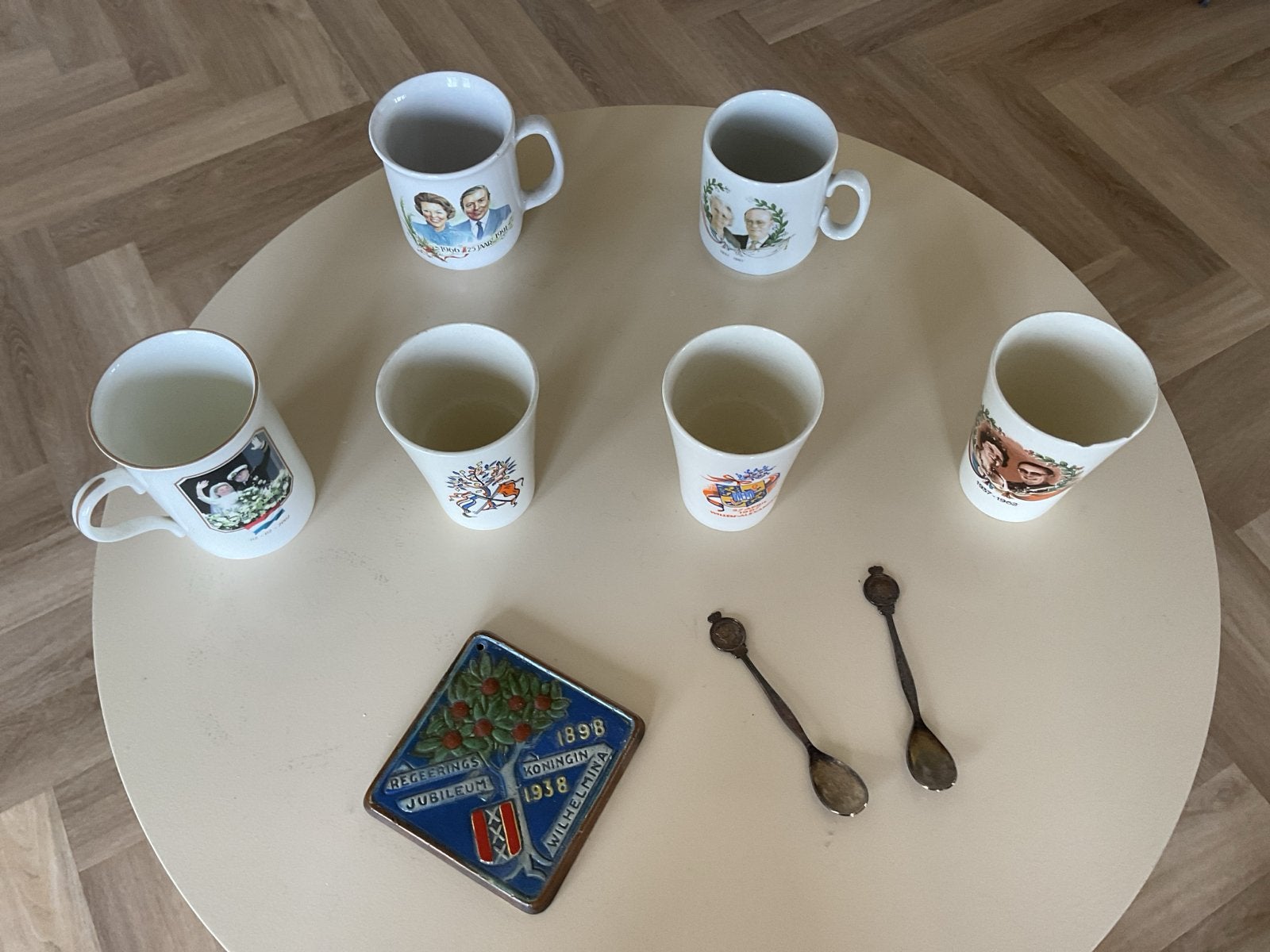 Verzameling Koninklijk Huis Memorabilia, Ophalen