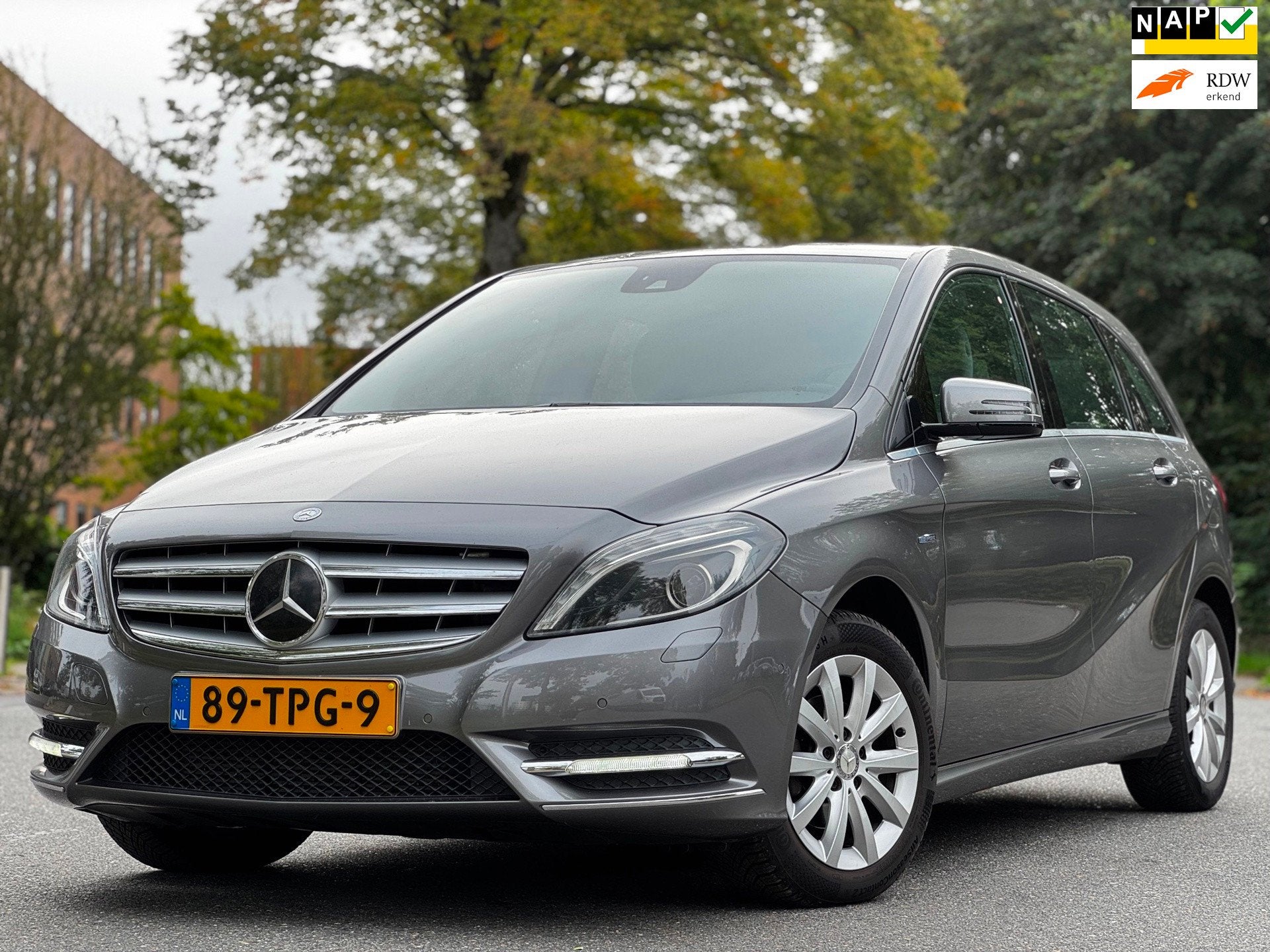 Mercedes-Benz B-klasse 180 Ambition|AUT|XENON|NAVI|PDC|LED|C, Auto's, 1325 kg, Gebruikt, 4 cilinders, 122 pk