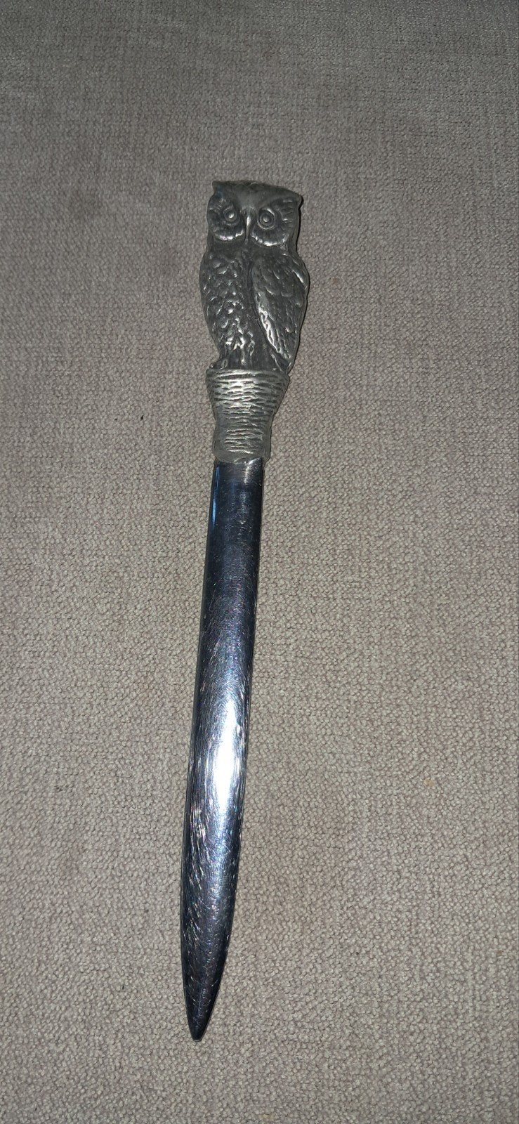 vintage of antieke brievenopener met een sierlijk handvat in, Ophalen of Verzenden