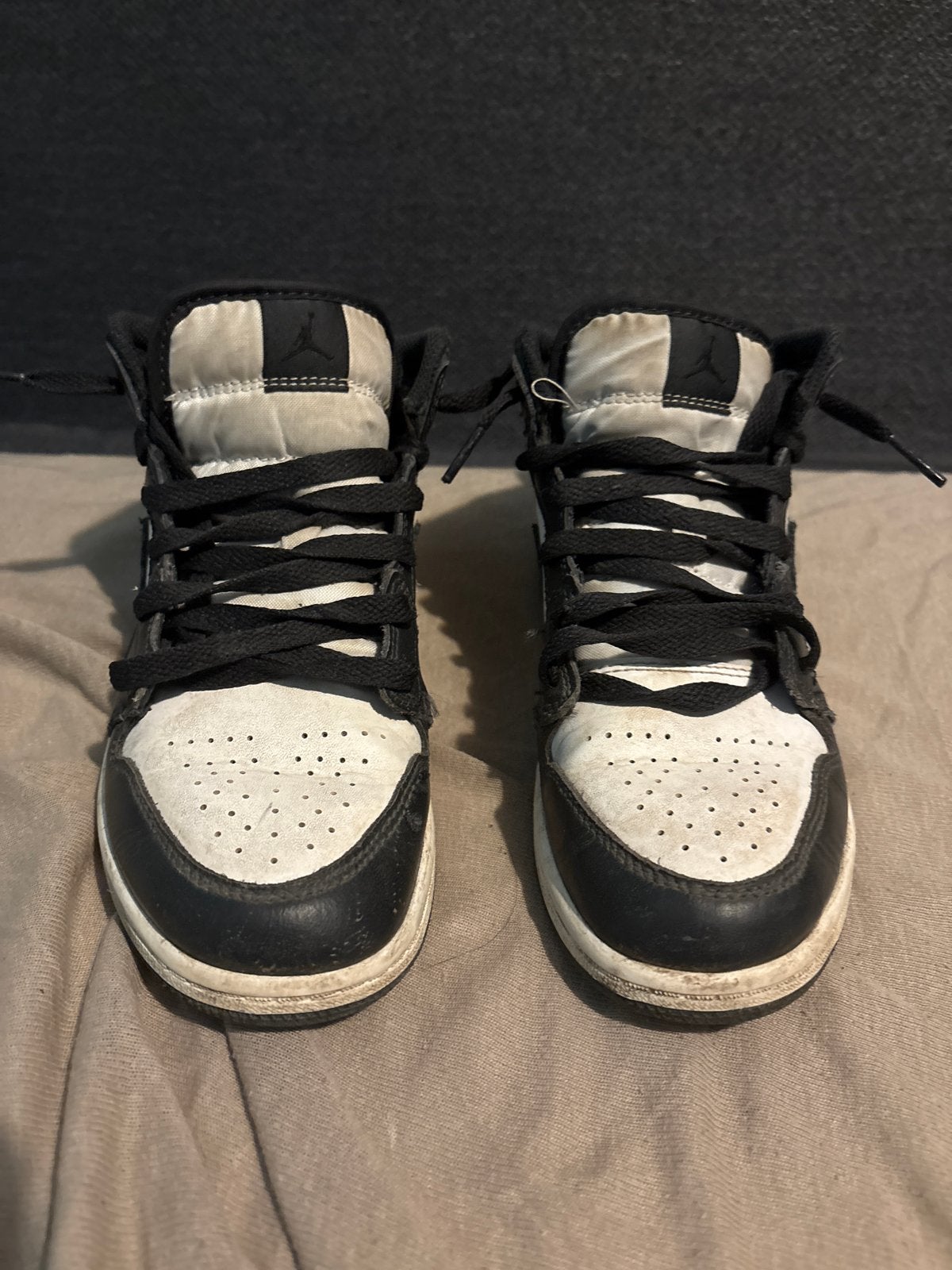 Nike Air Jordan 1 Mid - Maat 35 - Licht gebruikt, Kinderen en Baby's, Kinderkleding | Schoenen en Sokken, Ophalen of Verzenden