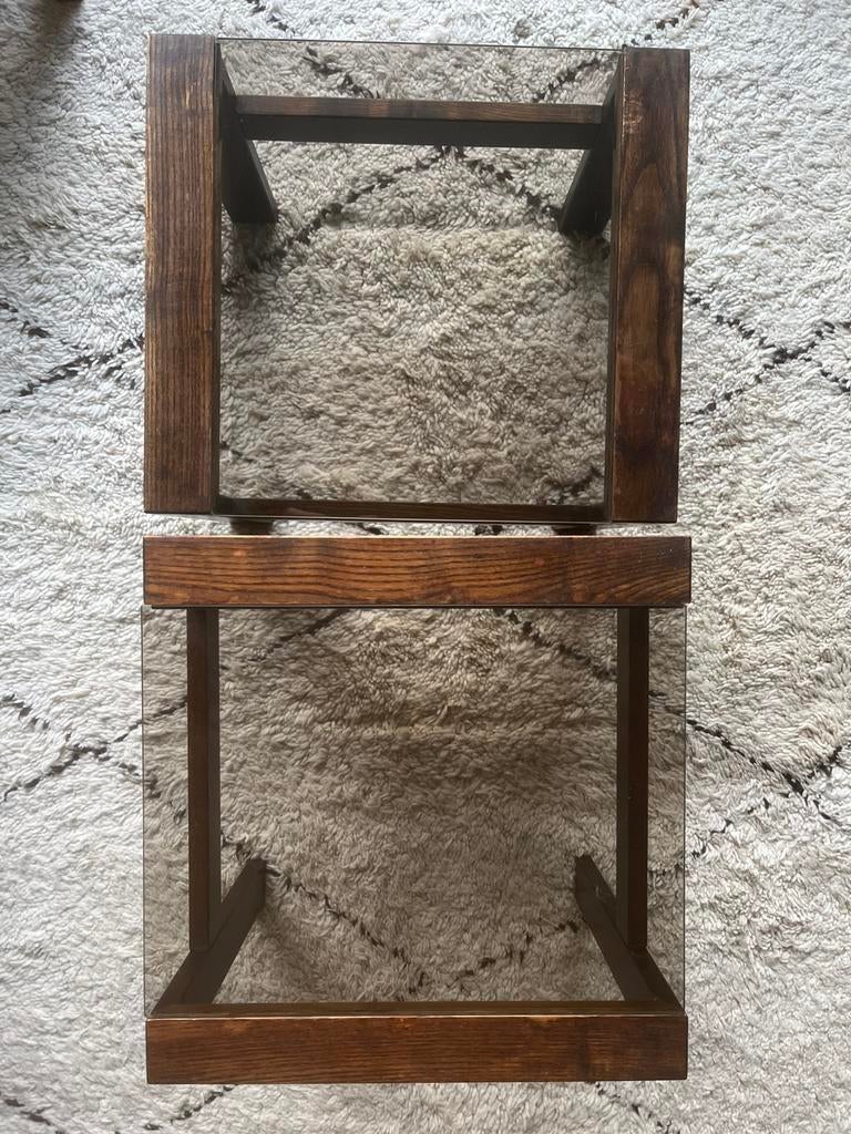 Vintage bijzettafel set jaren 70 brutalist hout gerookt glas, Huis en Inrichting, Tafels | Bijzettafels, Minder dan 55 cm, Brutalist