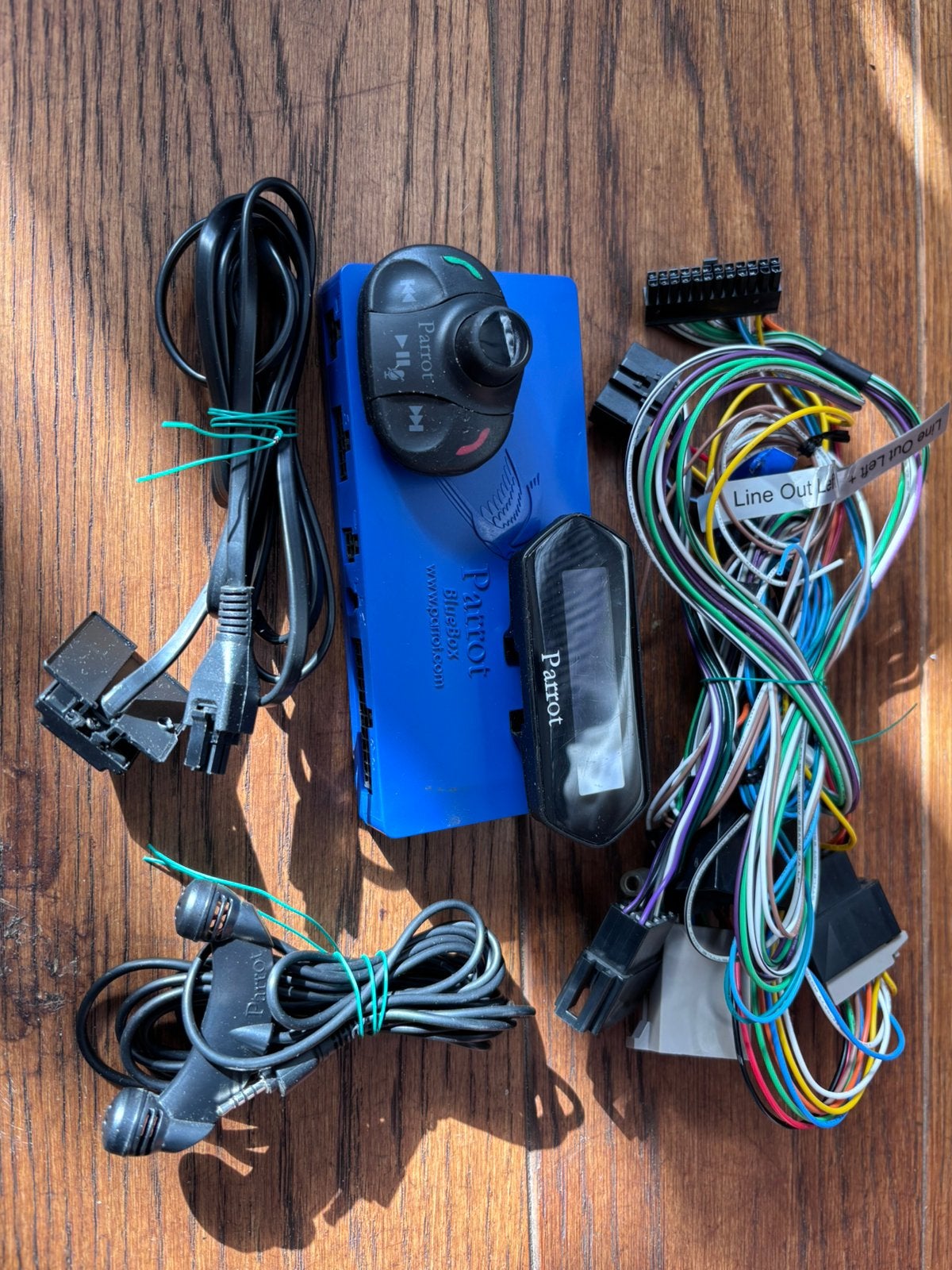Parrot carkit MK i 9100, Auto diversen, Ophalen of Verzenden, Zo goed als nieuw