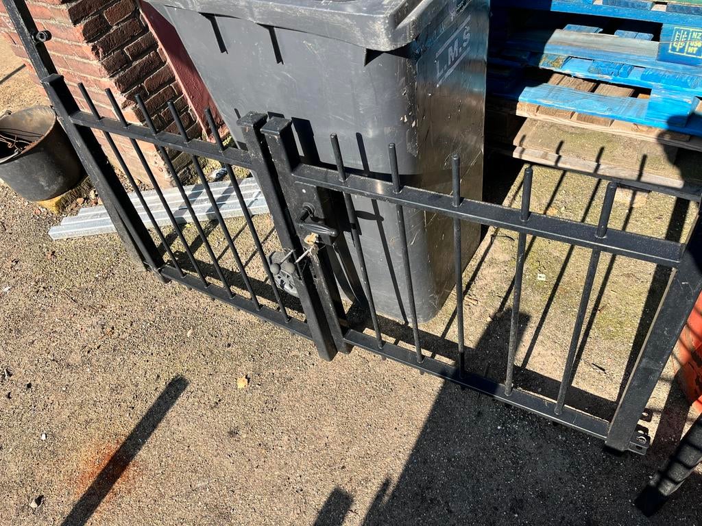 hekwerk / poort voor tuin / 2x 80cm ( 3 sleutels), Ophalen, Zo goed als nieuw, IJzer, Sierhekwerk