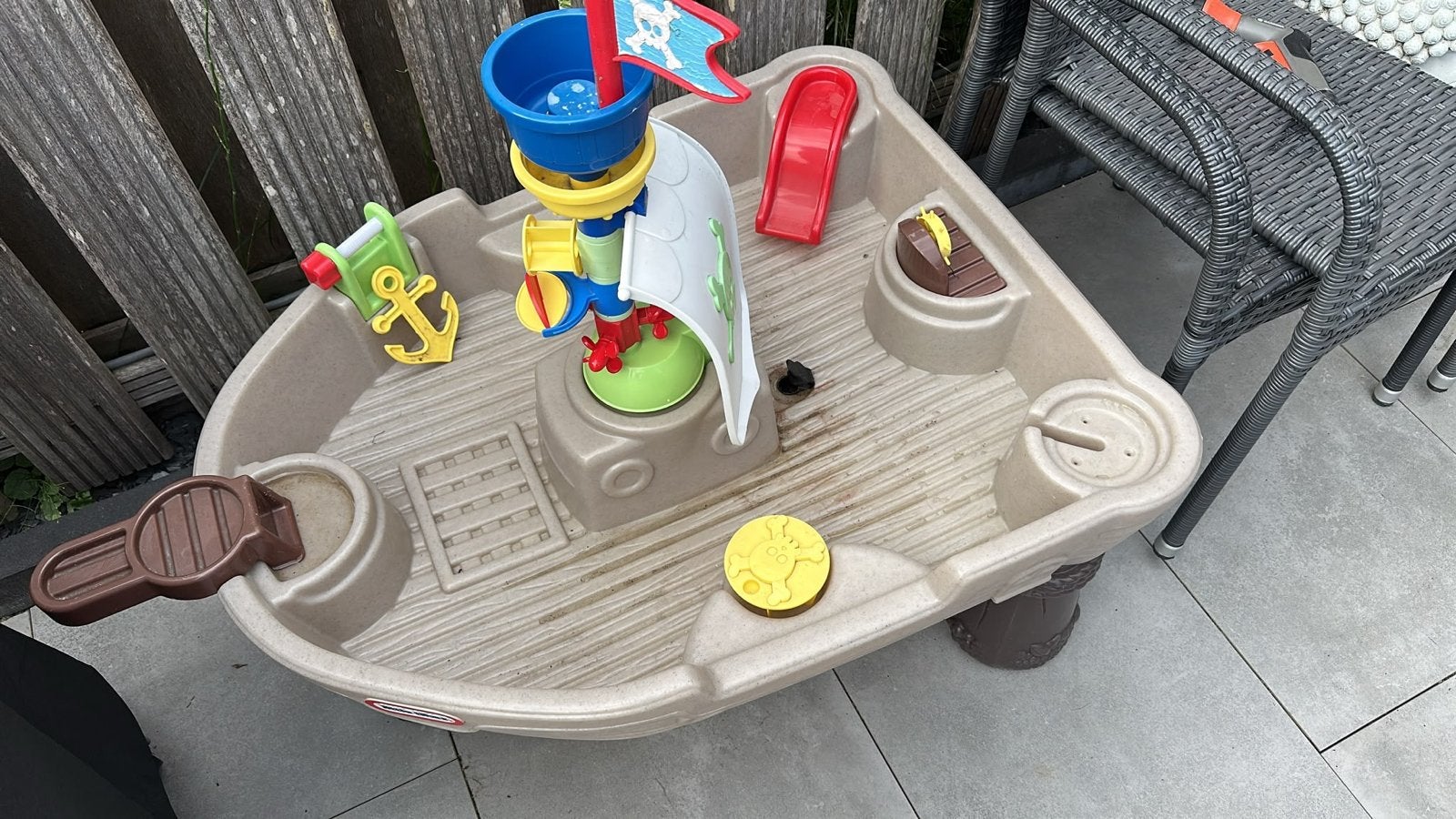 Little Tikes Piratenschip Zand- en Watertafel, Ophalen, Gebruikt, Jongen of Meisje