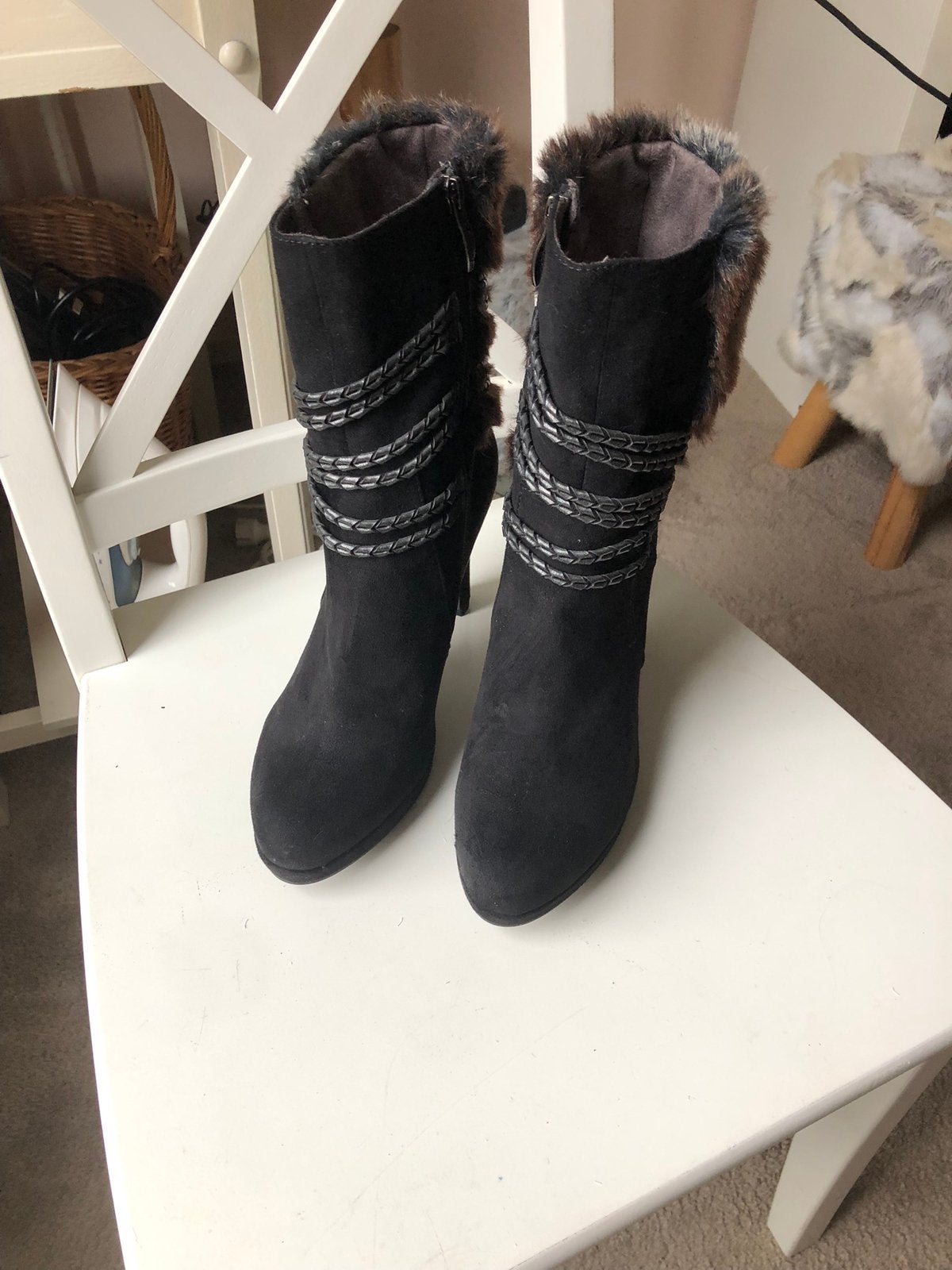 Suede laarzen met bont mt 40, Ophalen of Verzenden, Zo goed als nieuw, Zwart, Hoge laarzen