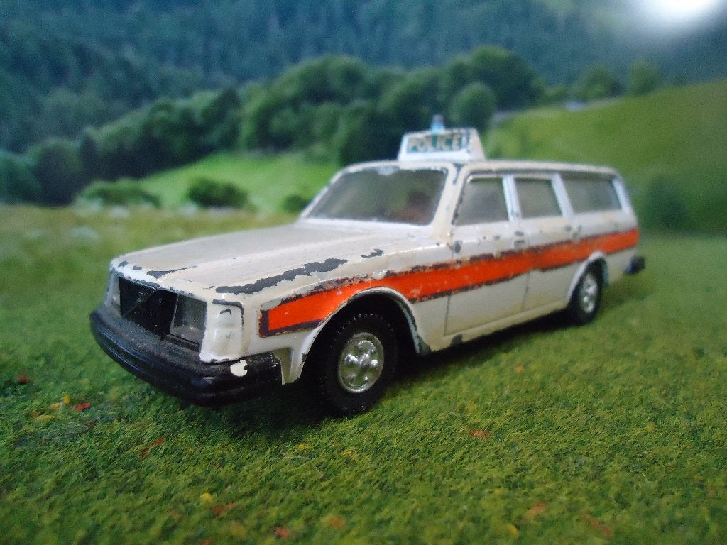 1:36 Volvo 265 DL Police / Politie - Dinky Toys England, Ophalen of Verzenden, Gebruikt, Auto, Dinky Toys
