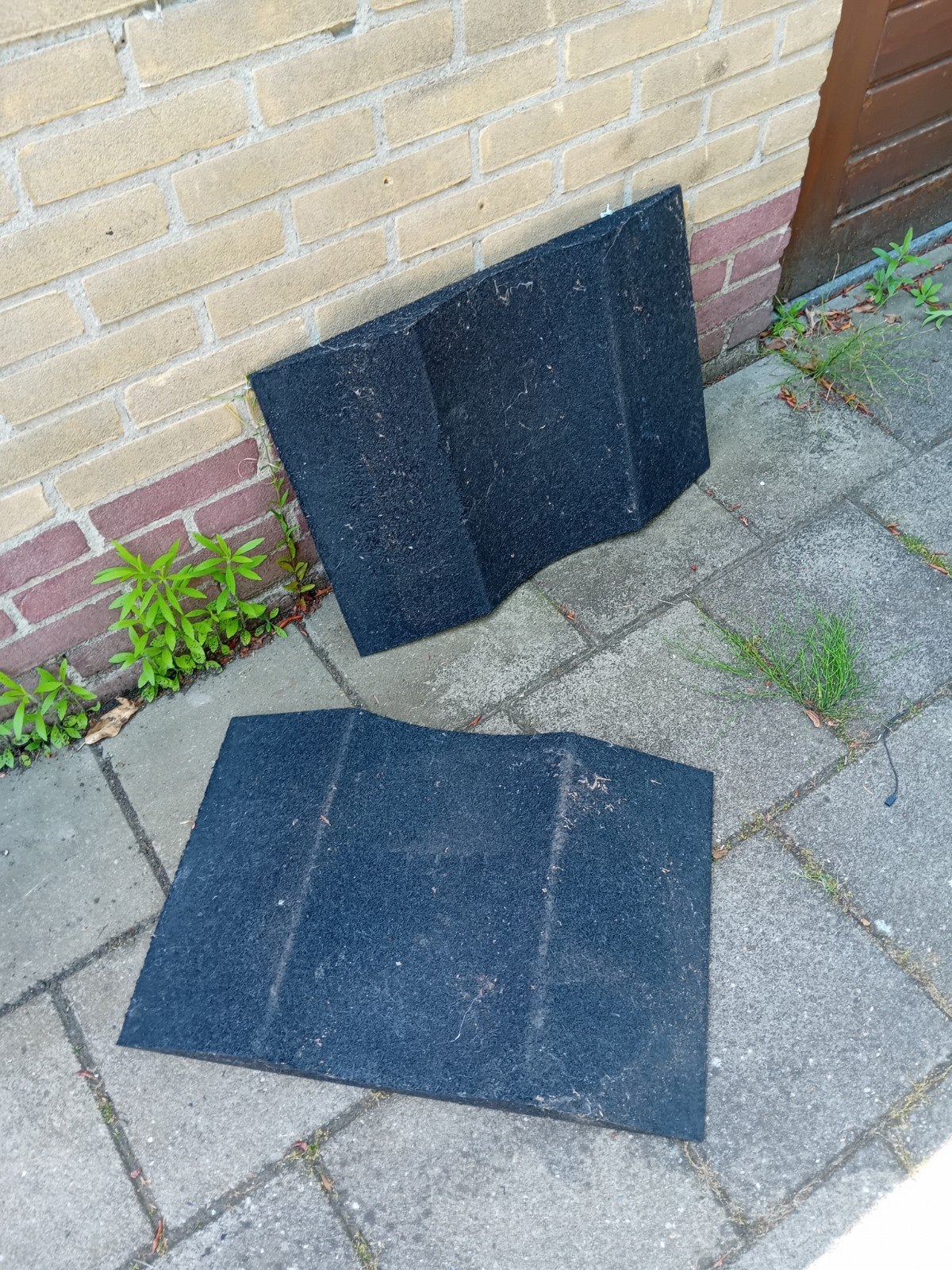 2 rubberen grond platen / keggen., Ophalen, Campingstoel
