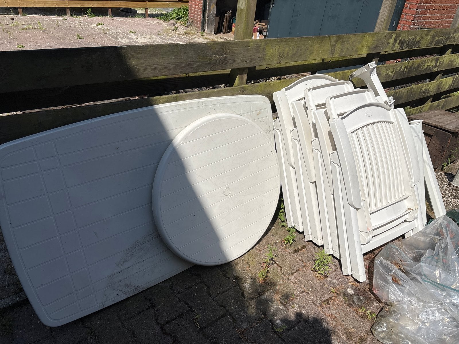 Witte kunststof tuintafel en 4 stoelen van Hartman, Ophalen of Verzenden, Gebruikt, Rechthoekig, Kunststof