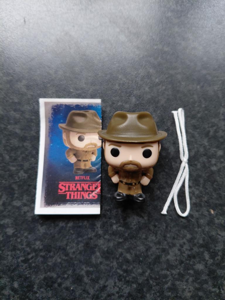 Kinderjoy stranger things hopper, Ophalen of Verzenden, Zo goed als nieuw