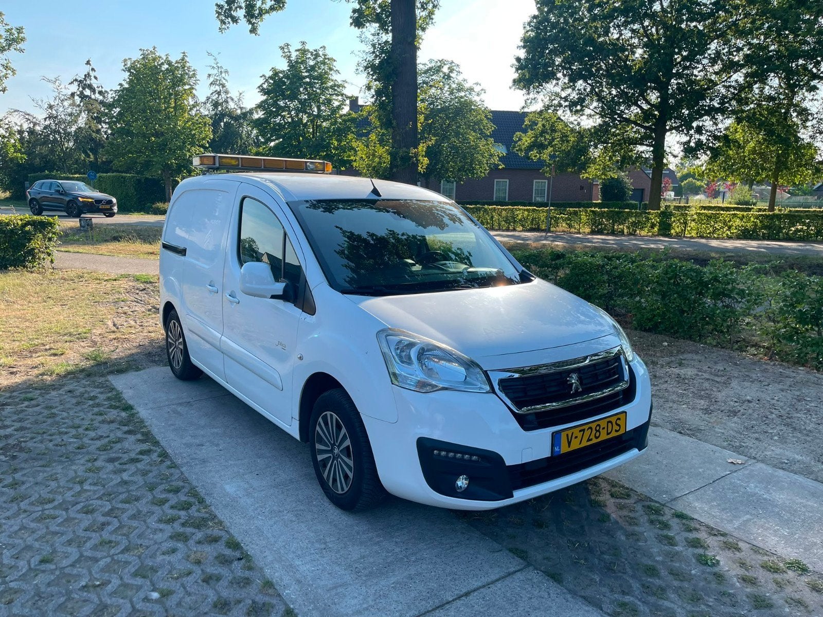 Peugeot Partner New GB 120 L1 1.6 Bluehdi 100pk S&S 3-zits, Auto's, Bestelauto's, Voorwielaandrijving, Stof, 1250 kg, 4 cilinders