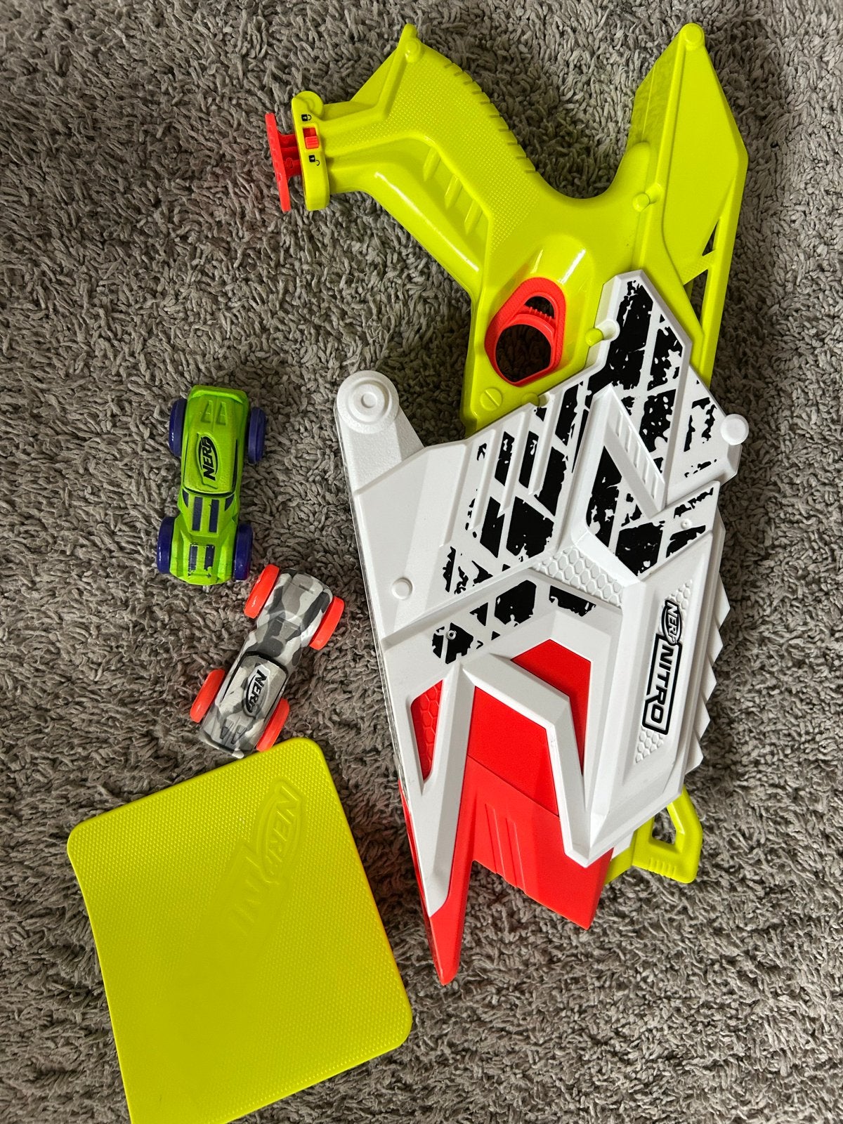 Nerf Nitro set met blaster, auto's en schans, Ophalen of Verzenden, Gebruikt, Jongen of Meisje