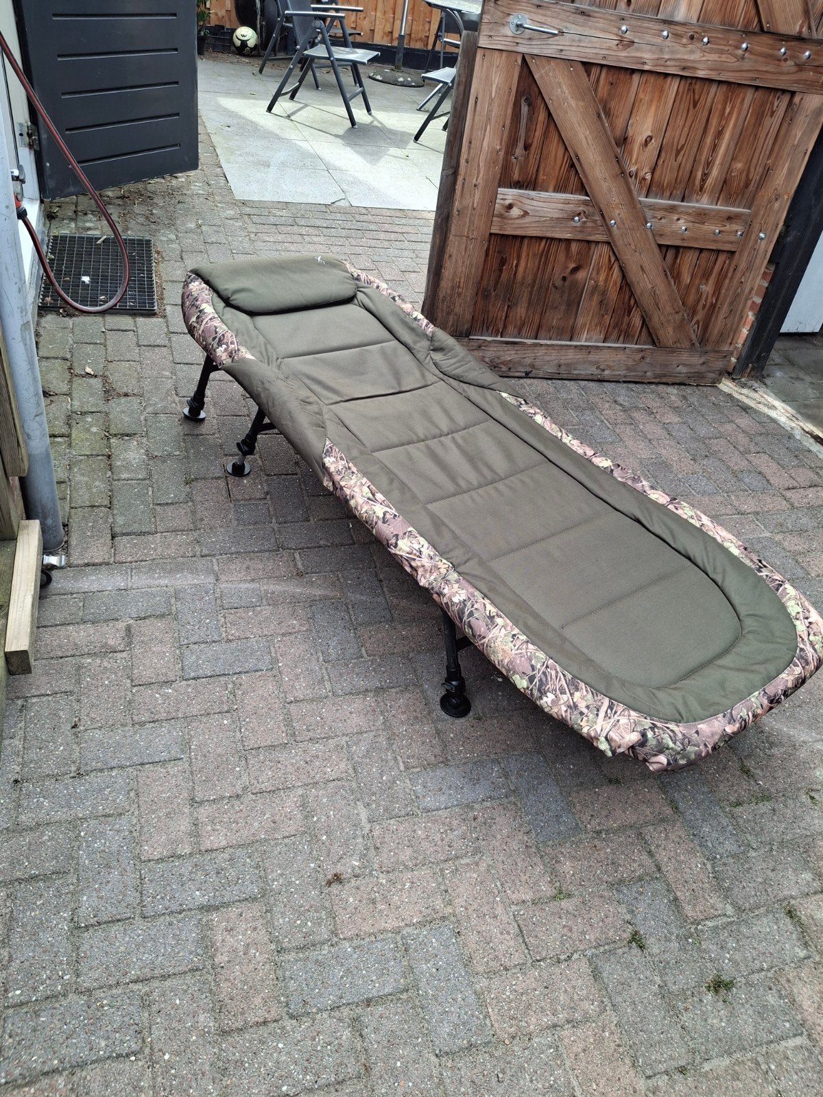 Stretcher ideaal voor vakantie of nachtvissen, Ophalen
