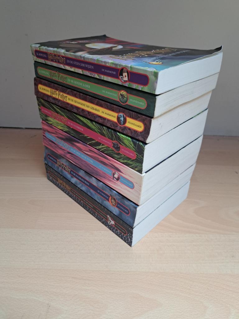 Harry Potter boeken  - complete boekenserie, Ophalen of Verzenden, Zo goed als nieuw