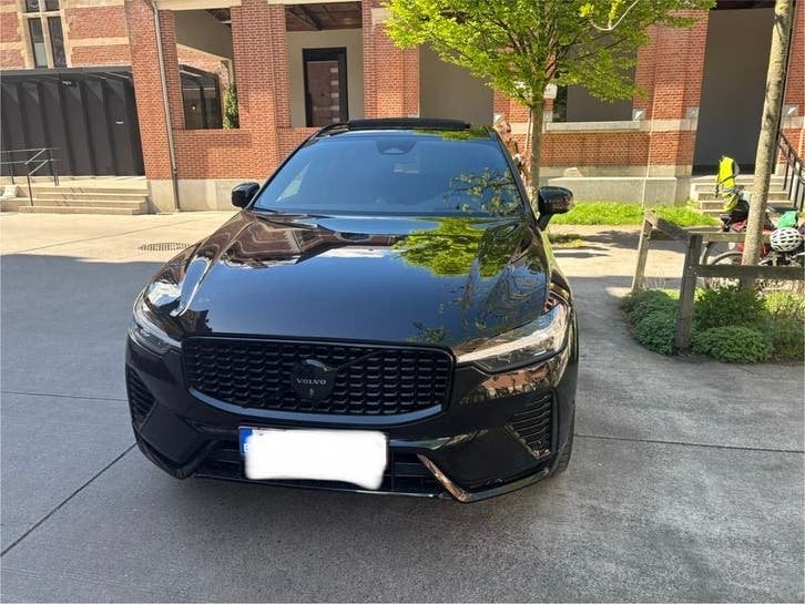 Volvo XC60 T8 Ultimate Black, Automaat, Parkeerassistent, Zwart, Leder