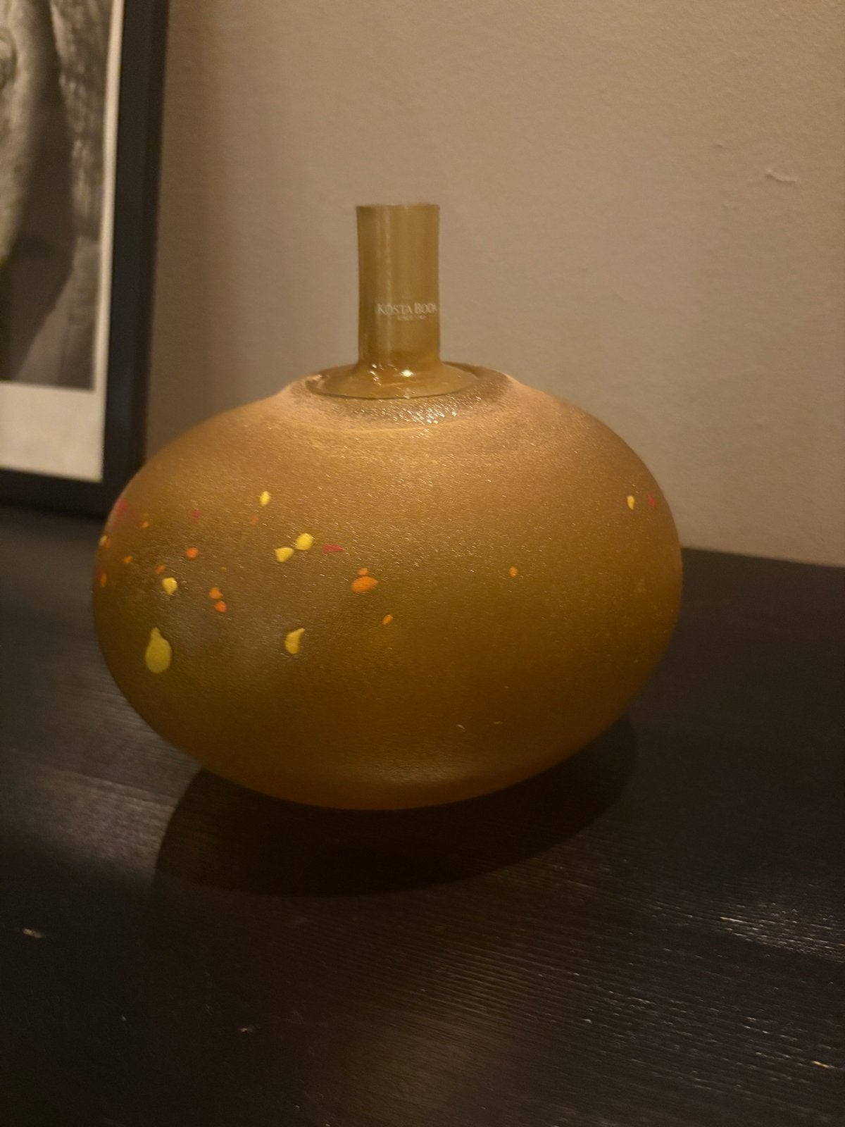 Kosta Boda Vaas - Uniek Design met Kleurrijke Spatjes, Antiek en Kunst, Ophalen of Verzenden