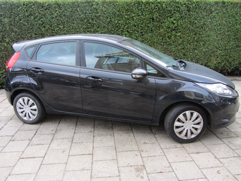 Ford Fiesta. ja8. bj.2011  1.3 motor defect, Auto's, Voorwielaandrijving, Euro 5, Metallic lak, 1242 cc