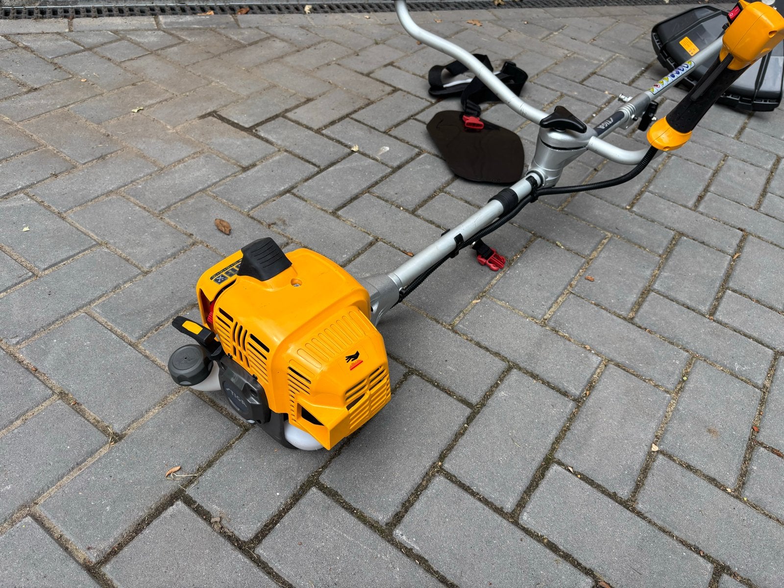 Stiga B 26 JDA Bosmaaier - Nieuwstaat met Slagmes & Draagrie, Tuin en Terras, Bosmaaiers, Ophalen, Zo goed als nieuw, 30 tot 50 cm