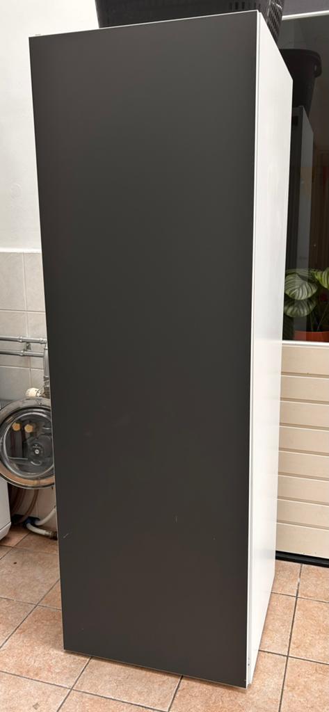 donker grijze kledingkast, Ophalen, Zo goed als nieuw, 200 cm of meer, 150 tot 200 cm