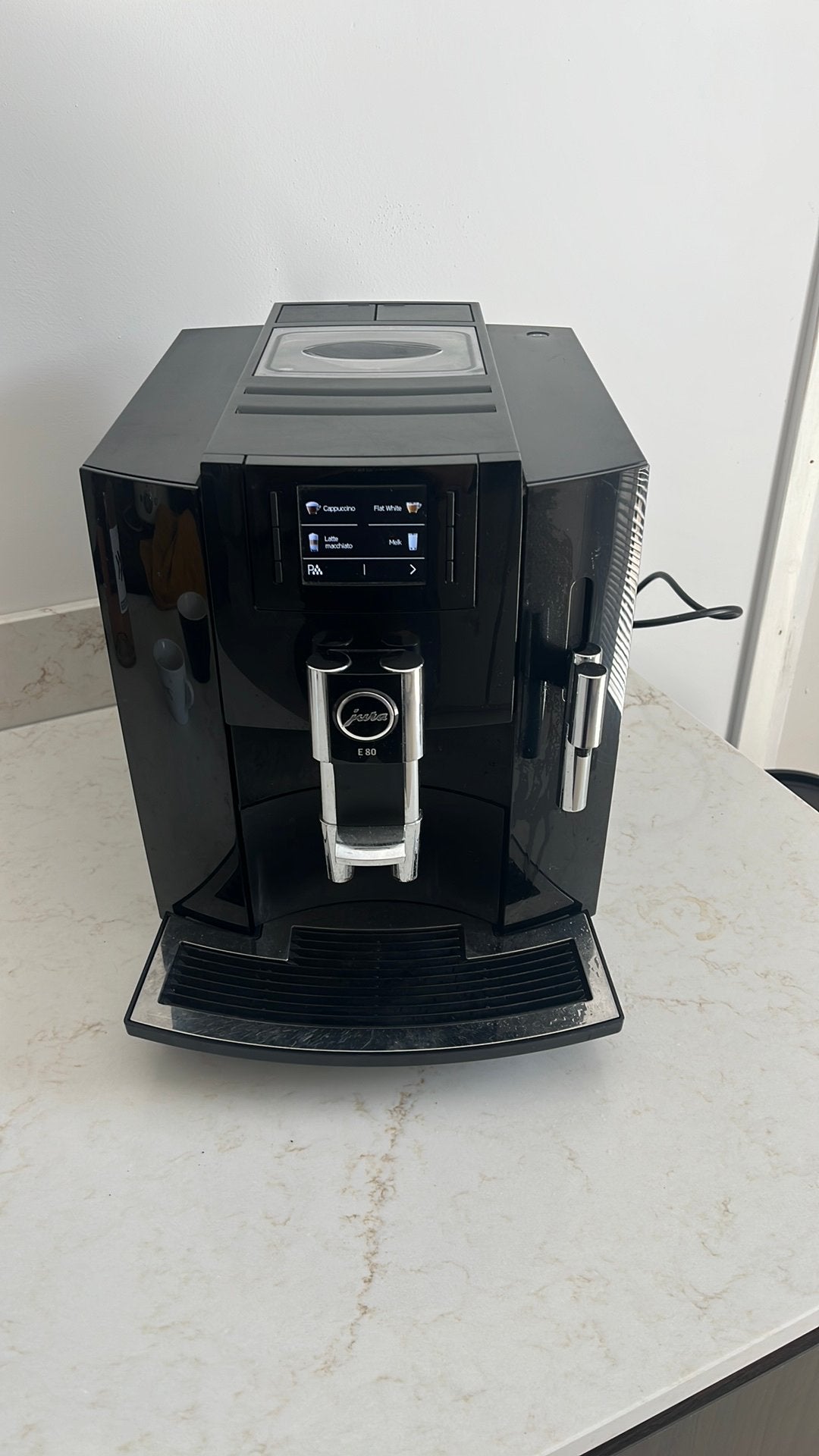 Jura E80 Koffiemachine, kleuren display, Ophalen, Afneembaar waterreservoir, Gebruikt, 10 kopjes of meer