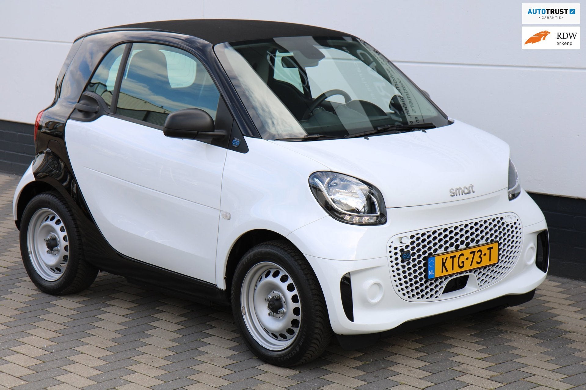 Smart Fortwo EQ Comfort 18 kWh Stoelverwarming Airco BTW !, Auto's, Automaat, Gebruikt, Zwart, Zwart