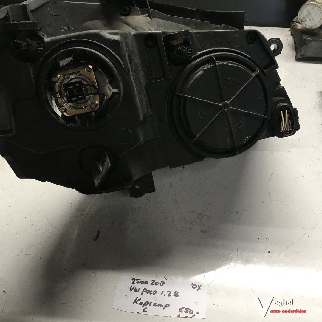 Vw Polo 1.2 B 3 cilinder 3 drs 2007 2500208  Koplamp Linksvo, Gebruikt, -, -, Ophalen of Verzenden