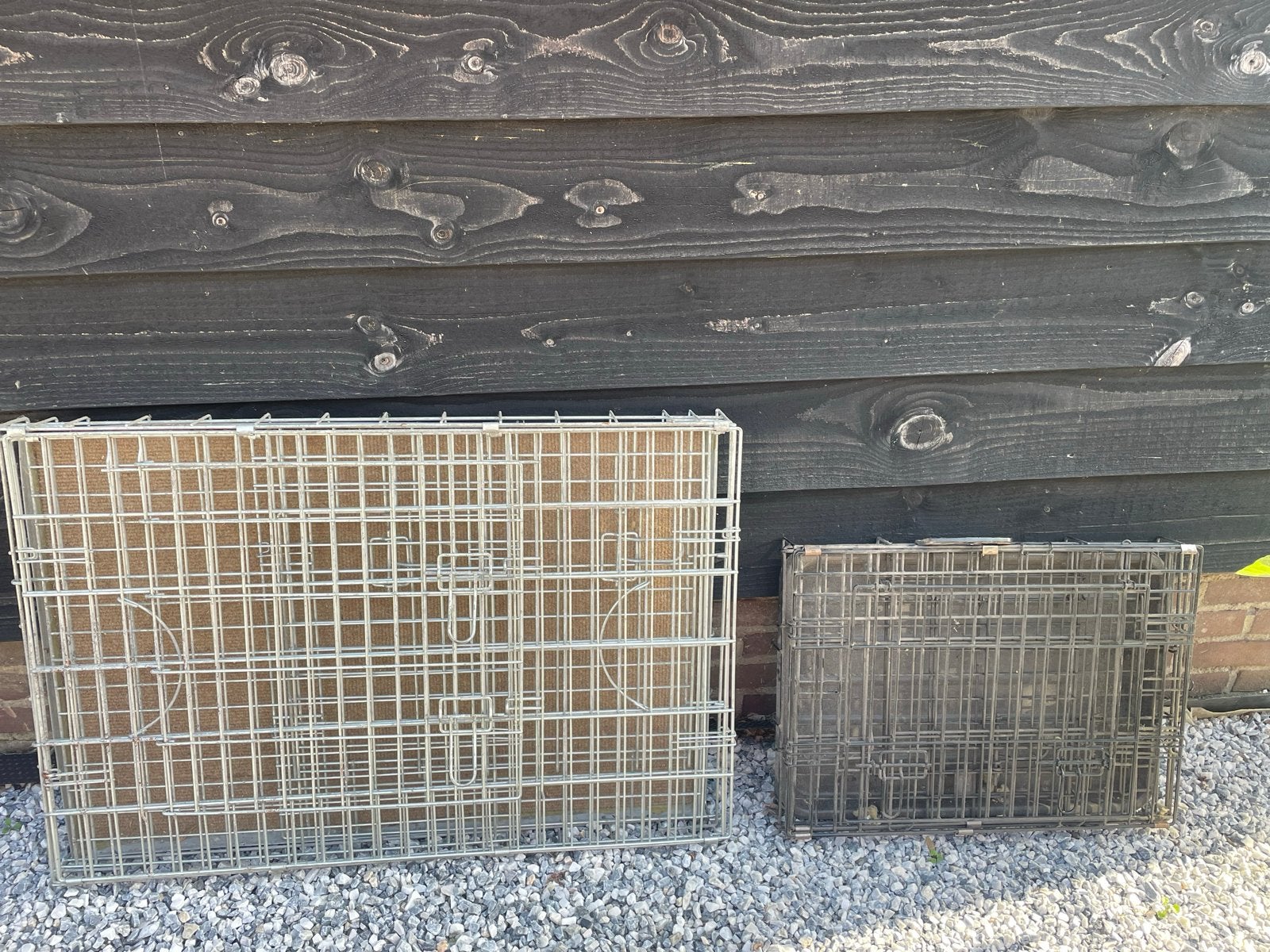 2x Hondenbench te koop — 1 klein + 1 groot (bv. Labrador), Ophalen, Zo goed als nieuw