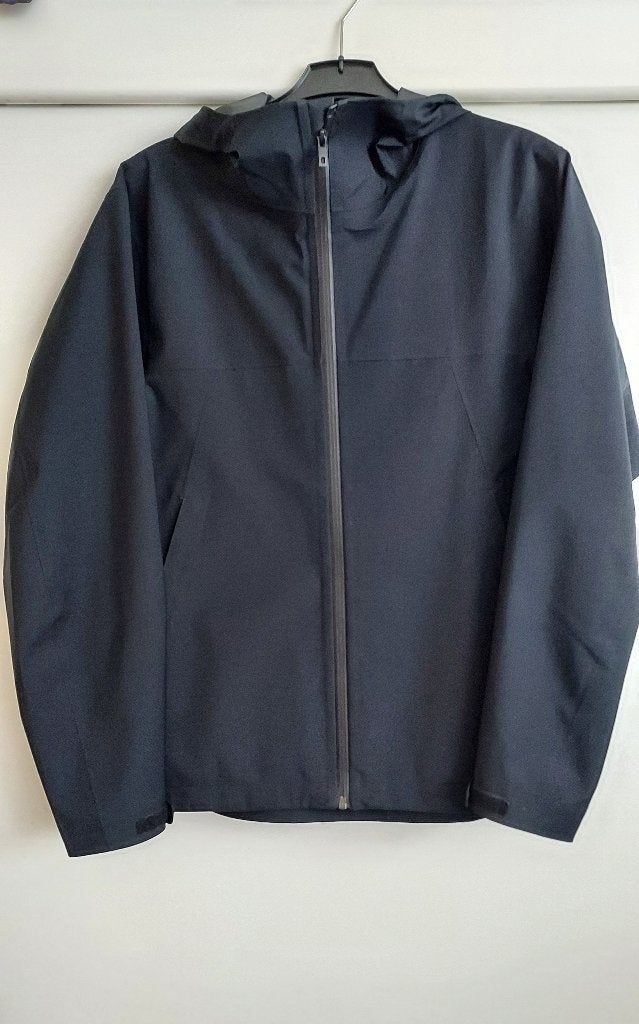 Zwarte windbreaker van Uniqlo, maat M, Maat 38/40 (M), Zwart, Ophalen of Verzenden, Zo goed als nieuw