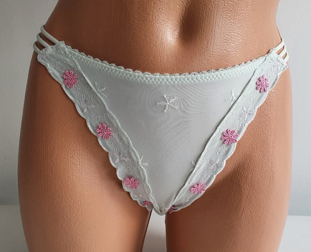Mooi witte string met roze bloemetjes maat XS/S NIEUW, Kleding | Dames, Ondergoed en Lingerie, Ophalen of Verzenden, Wit, String