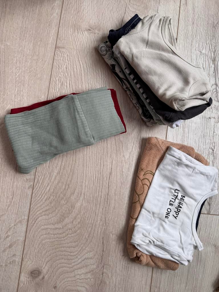 Mini kledingpakket maat 50/56 (rompers, truitje, leggings), Ophalen, Gebruikt, Maat 56