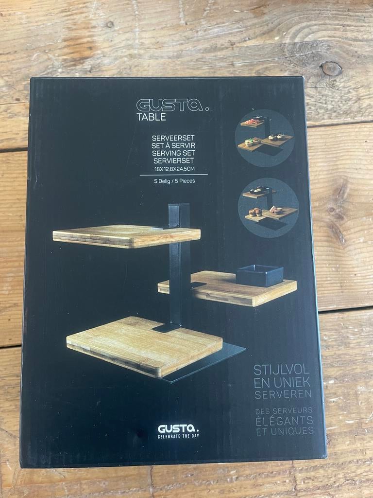 Gusta Serveerset met 3 Houten Plankjes op Verschillende Hoog, Huis en Inrichting, Hout, Snij-/serveerplank, Nieuw, Gusta