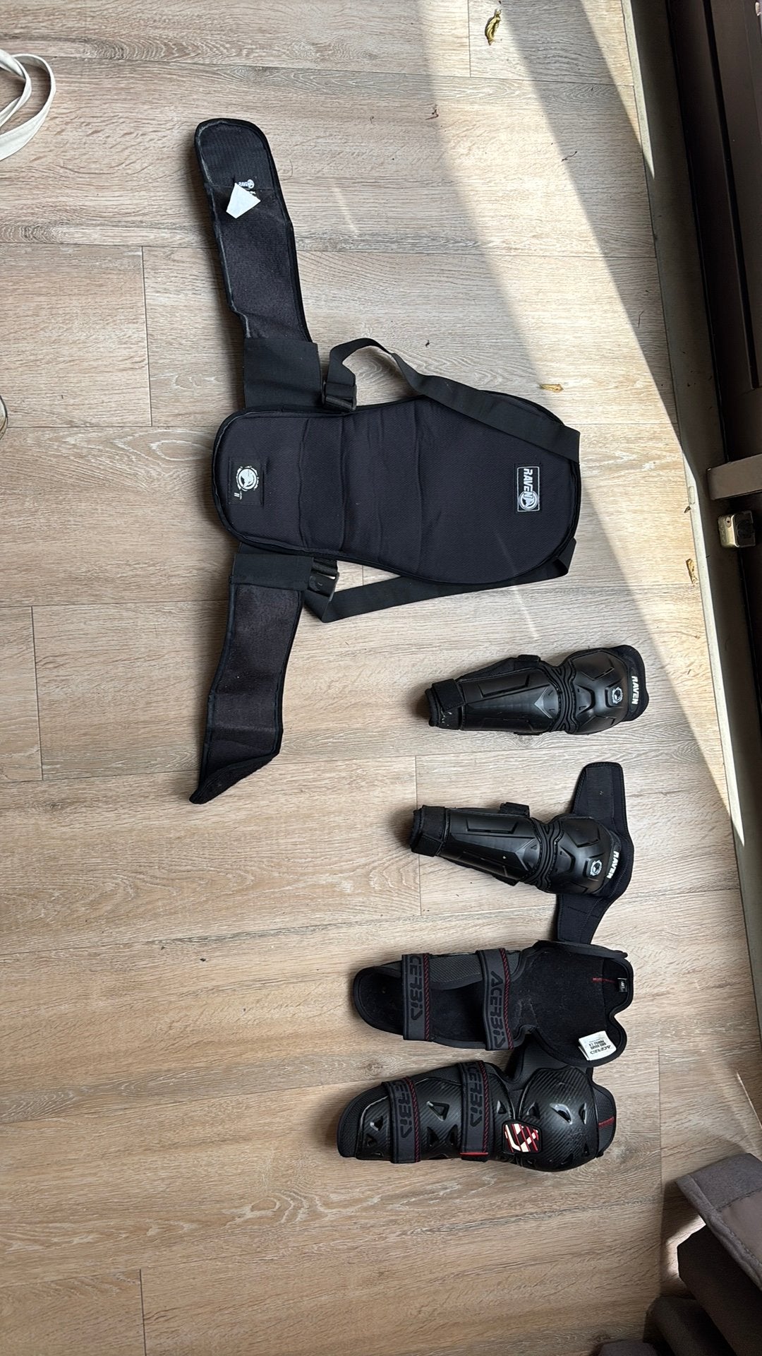 Beschermers rug, elleboog, scheenbeen, Ophalen, Gebruikt