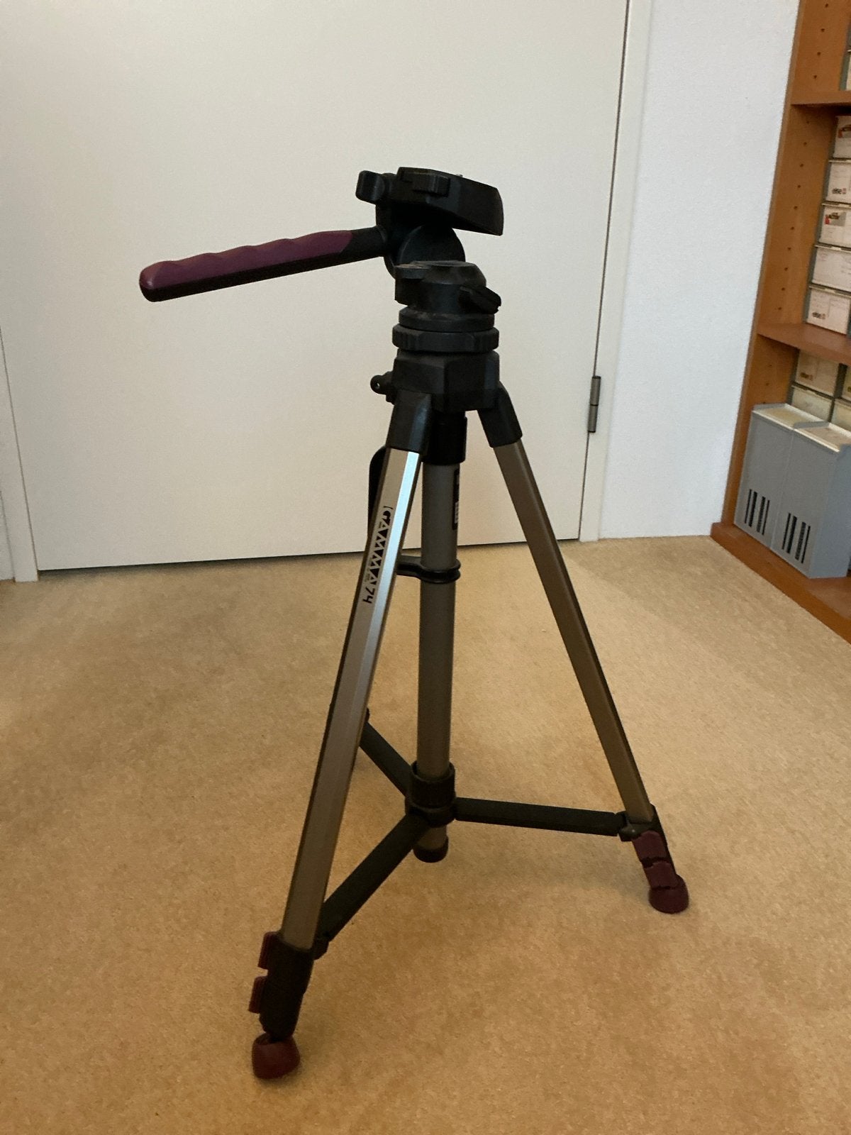 Gebruikt statief met balhoofd - Hama Gamma74, Audio, Tv en Foto, Fotografie | Statieven en Balhoofden, Gebruikt, Minder dan 150 cm