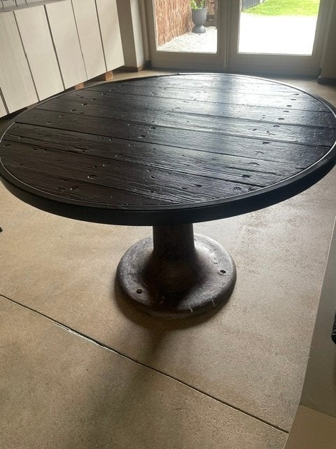 Ronde eetkamertafel met metalen voet (bolder), Gebruikt, Rond, Vier personen, Industrieel