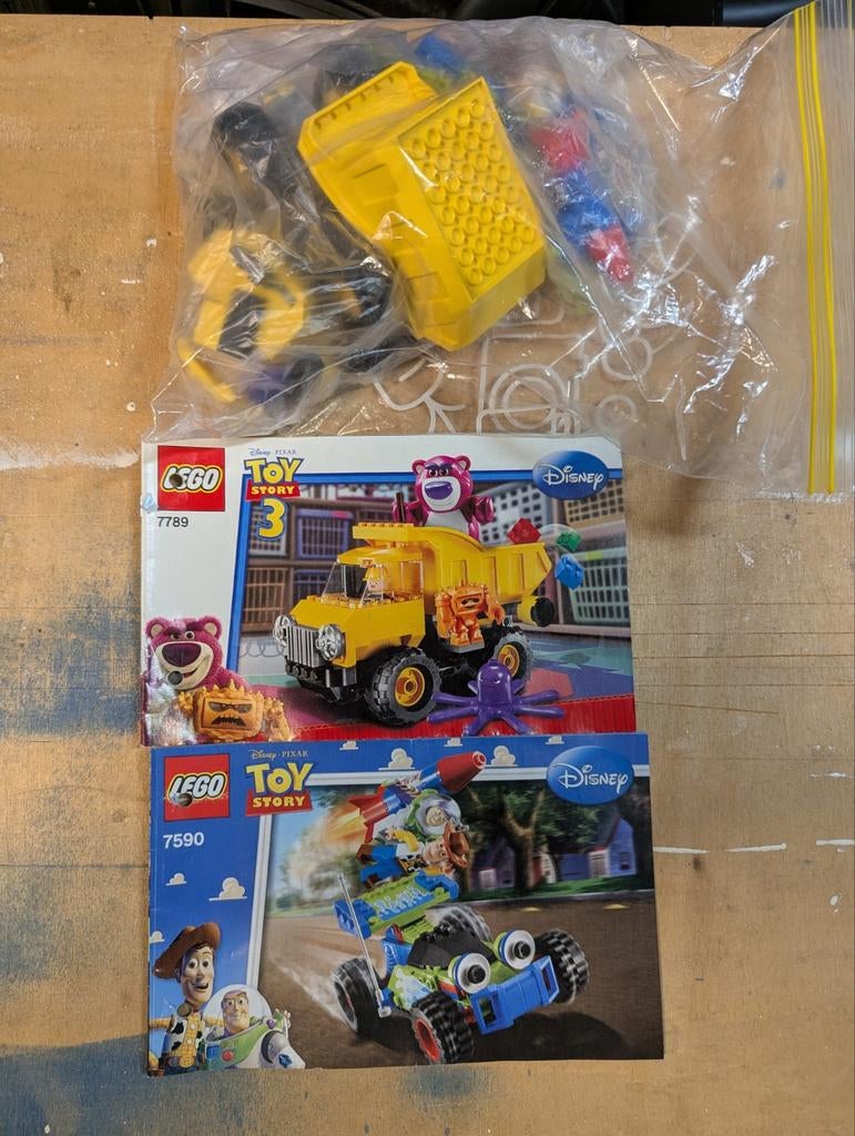 LEGO Toy Story Sets: Vuilniswagen (7789) & RC Racer (7590), Gebruikt, Overige thema's, Lego, Ophalen of Verzenden